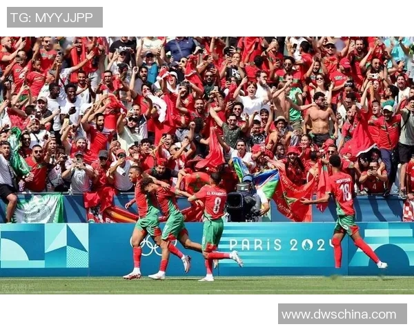 足球明星高清图片大赏展现球场魅力与风采的精彩瞬间